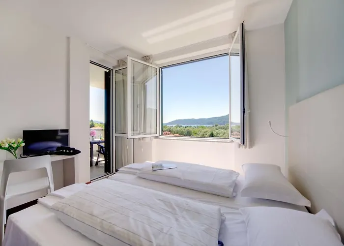 Isolino - Fon106 By Interhome * Fondotoce